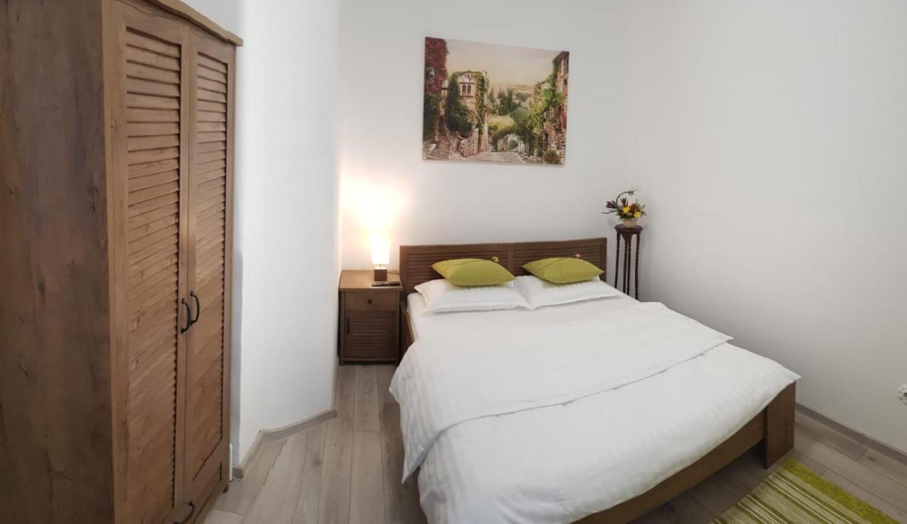 Ferienwohnung Casa Milan Oradea Exterior foto